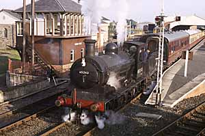 'Maude' departing from Bo'ness station (Photo : Roger Haynes)